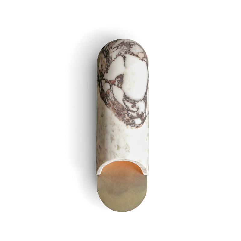 Capsulevormige wandlamp van geel travertin, marmer en messing - afbeelding 10 | Noma Lighting