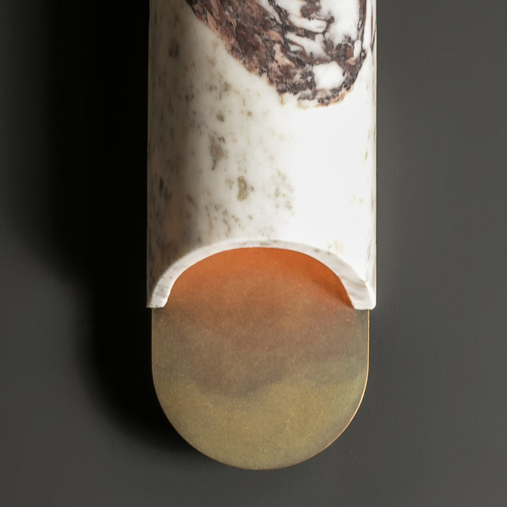 Capsulevormige wandlamp van geel travertin, marmer en messing - afbeelding 5 | Noma Lighting