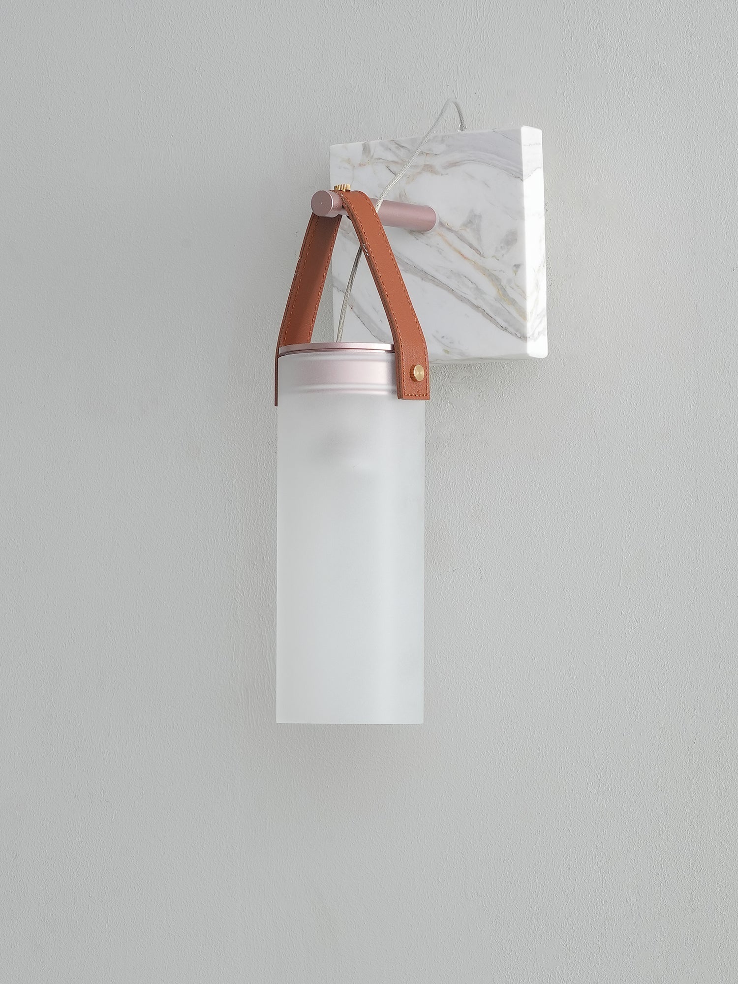 Galerie wandlamp Fontana glas leer marmer - afbeelding 8 | Noma Lighting
