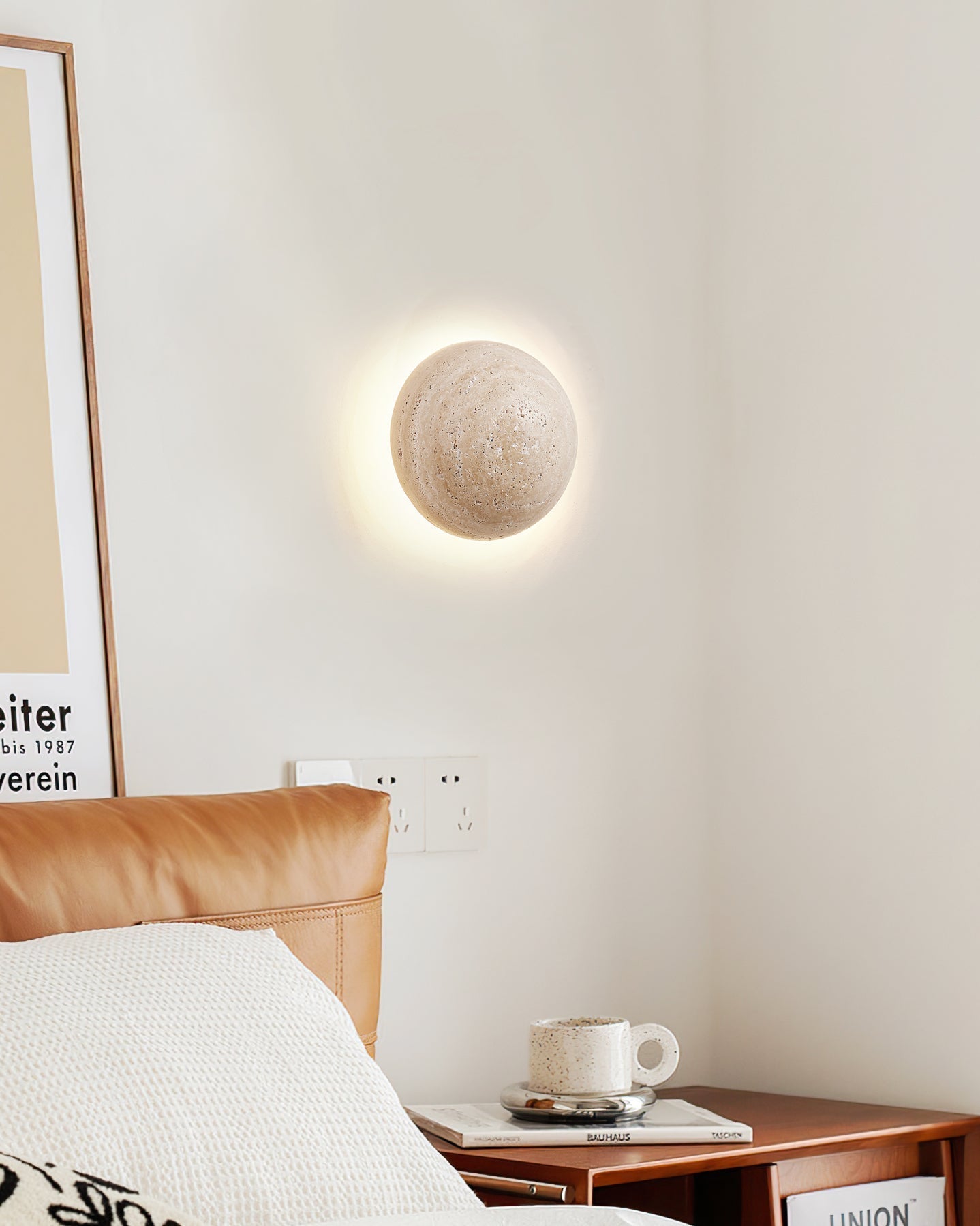 Tavenise ronde wandlamp in travertin - afbeelding 10 | Noma Lighting