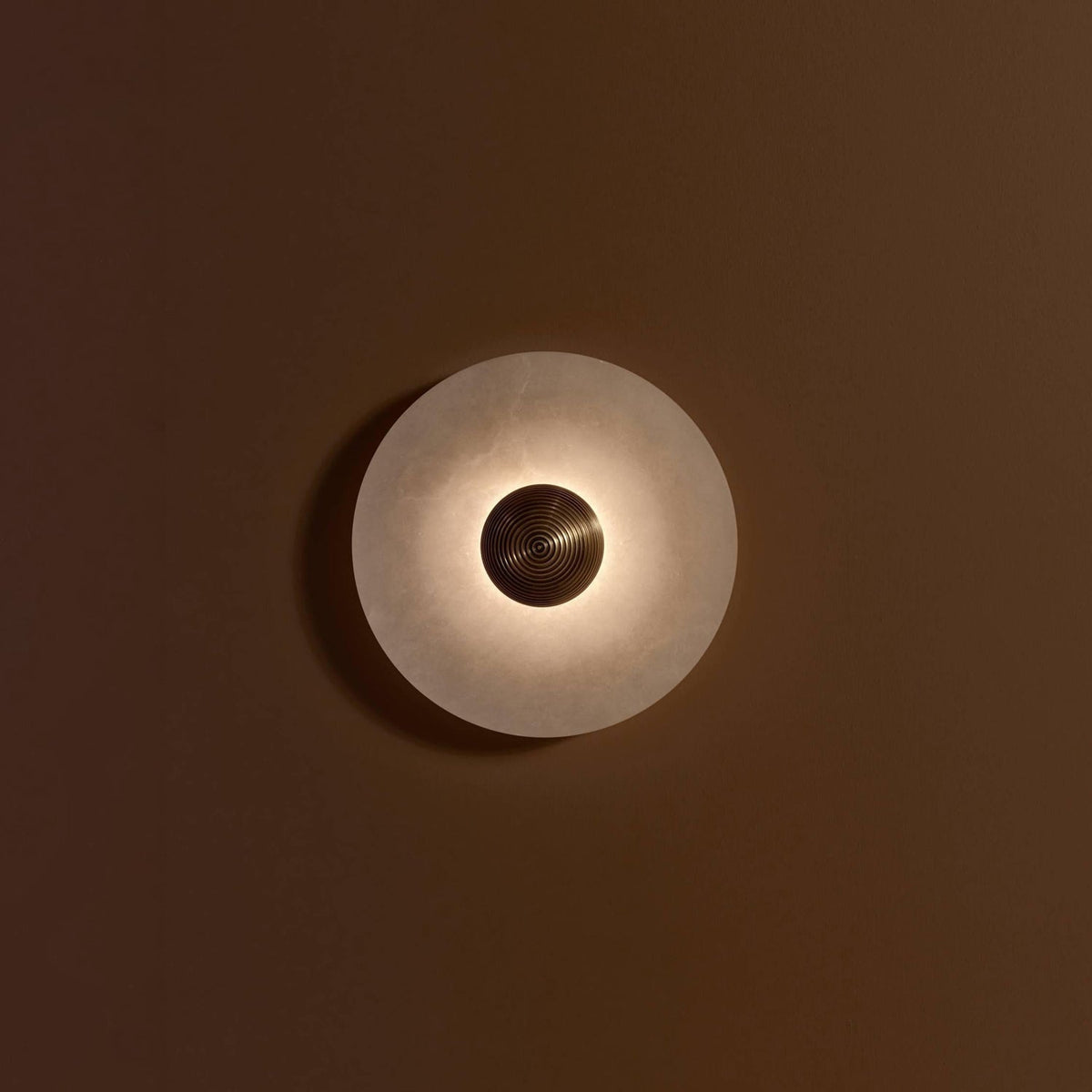 Apollo ronde albasten wandlamp - afbeelding 4 | Noma Lighting