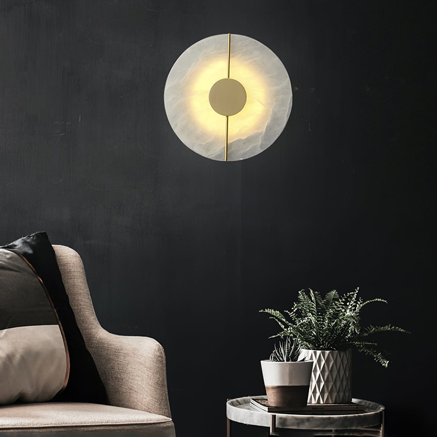 Artistieke wandlamp van dolomiet en koper met retro-uitstraling - afbeelding 46 | Noma Lighting