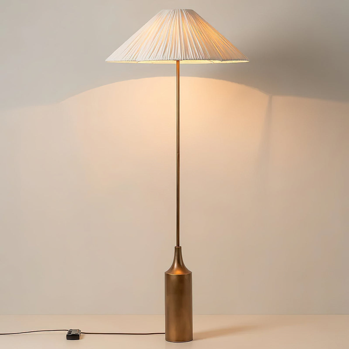 Beatrix vloerlamp - afbeelding 3 | Noma Lighting