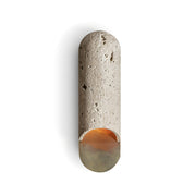 Capsulevormige wandlamp van geel travertin, marmer en messing - afbeelding 9 | Noma Lighting