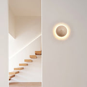 Tavenise ronde wandlamp in travertin - afbeelding 3 | Noma Lighting