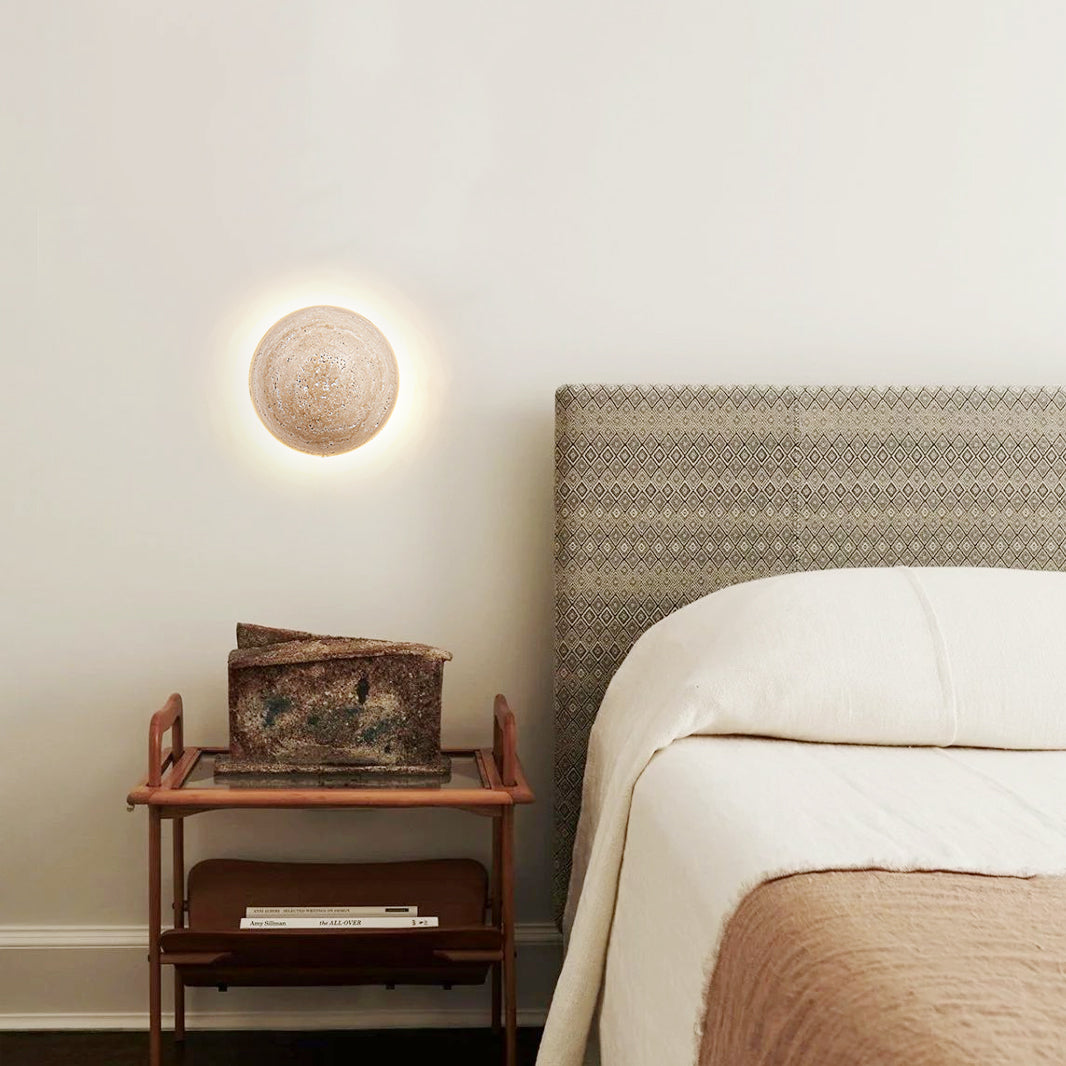 Tavenise ronde wandlamp in travertin - afbeelding 7 | Noma Lighting