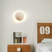 Tavenise ronde wandlamp in travertin - afbeelding 8 | Noma Lighting