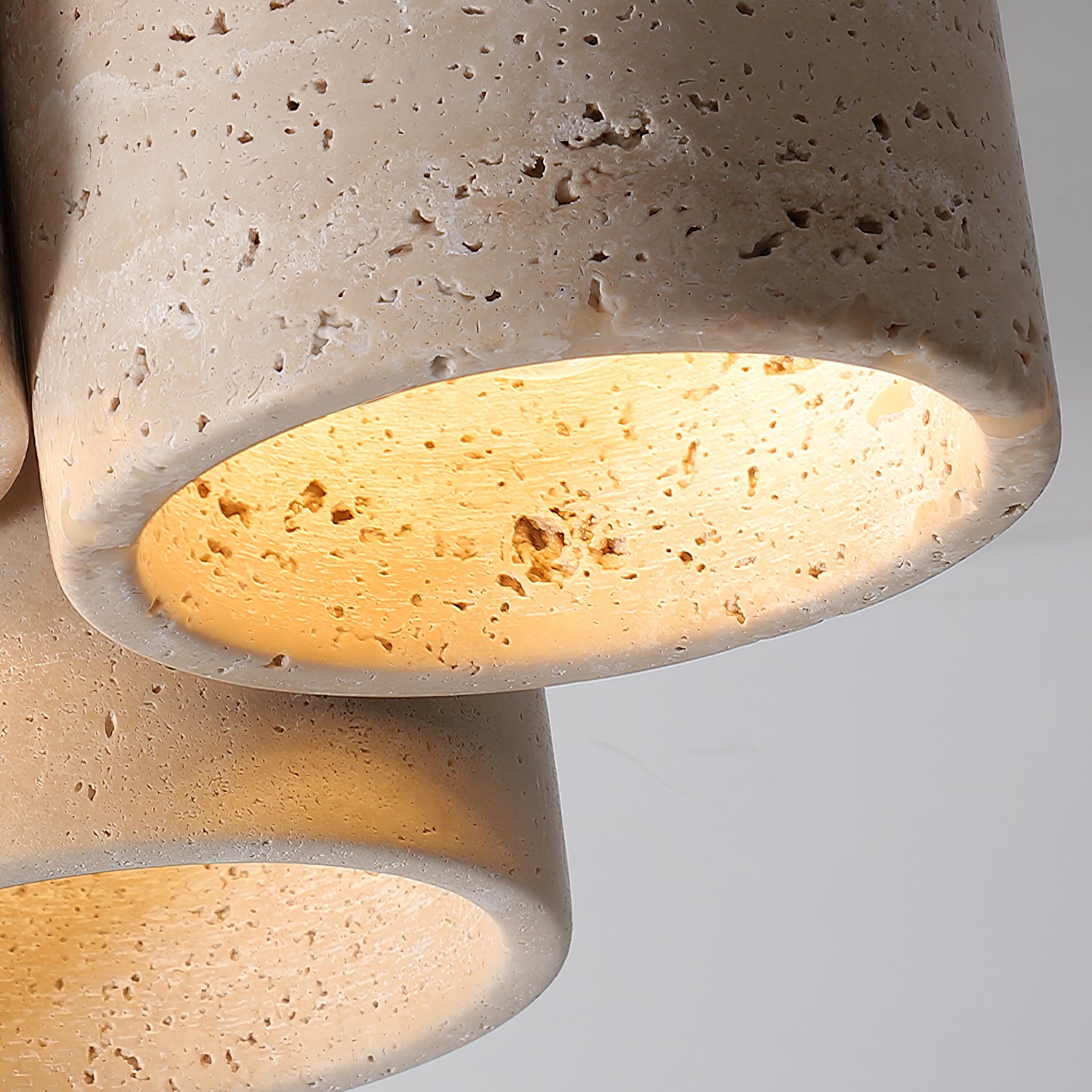 Valeneon travertin plafondlamp met 3 lichtpunten - afbeelding 3 | Noma Lighting