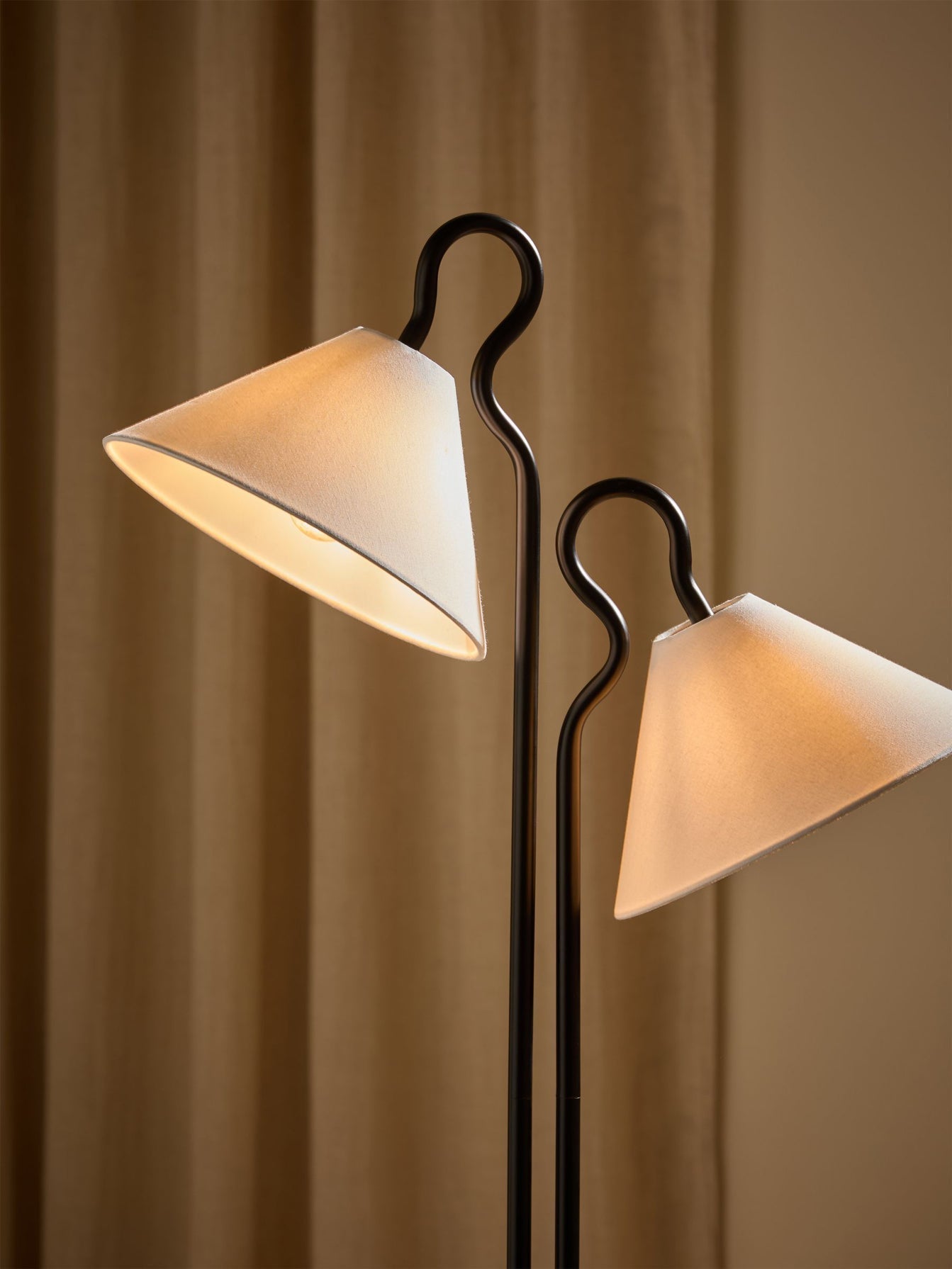 Viraoria vloerlamp - afbeelding 5 | Noma Lighting