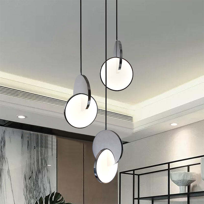 Welsh Ronde LED Hanglampen Goud Zilver Metaal Eetkamer Woonkamer - afbeelding 6 | Noma Lighting