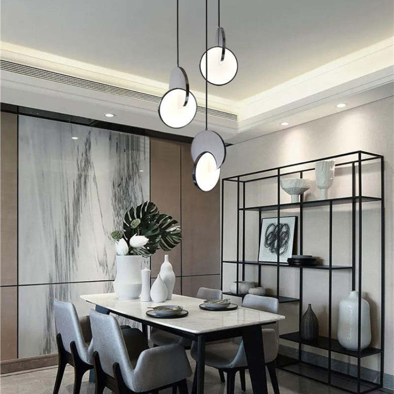 Welsh Ronde LED Hanglampen Goud Zilver Metaal Eetkamer Woonkamer - afbeelding 9 | Noma Lighting